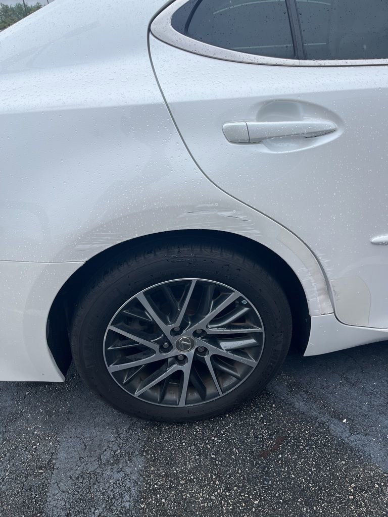 Used 2018 Lexus ES 350 w/ Luxury Package w/Wood Trim image 14