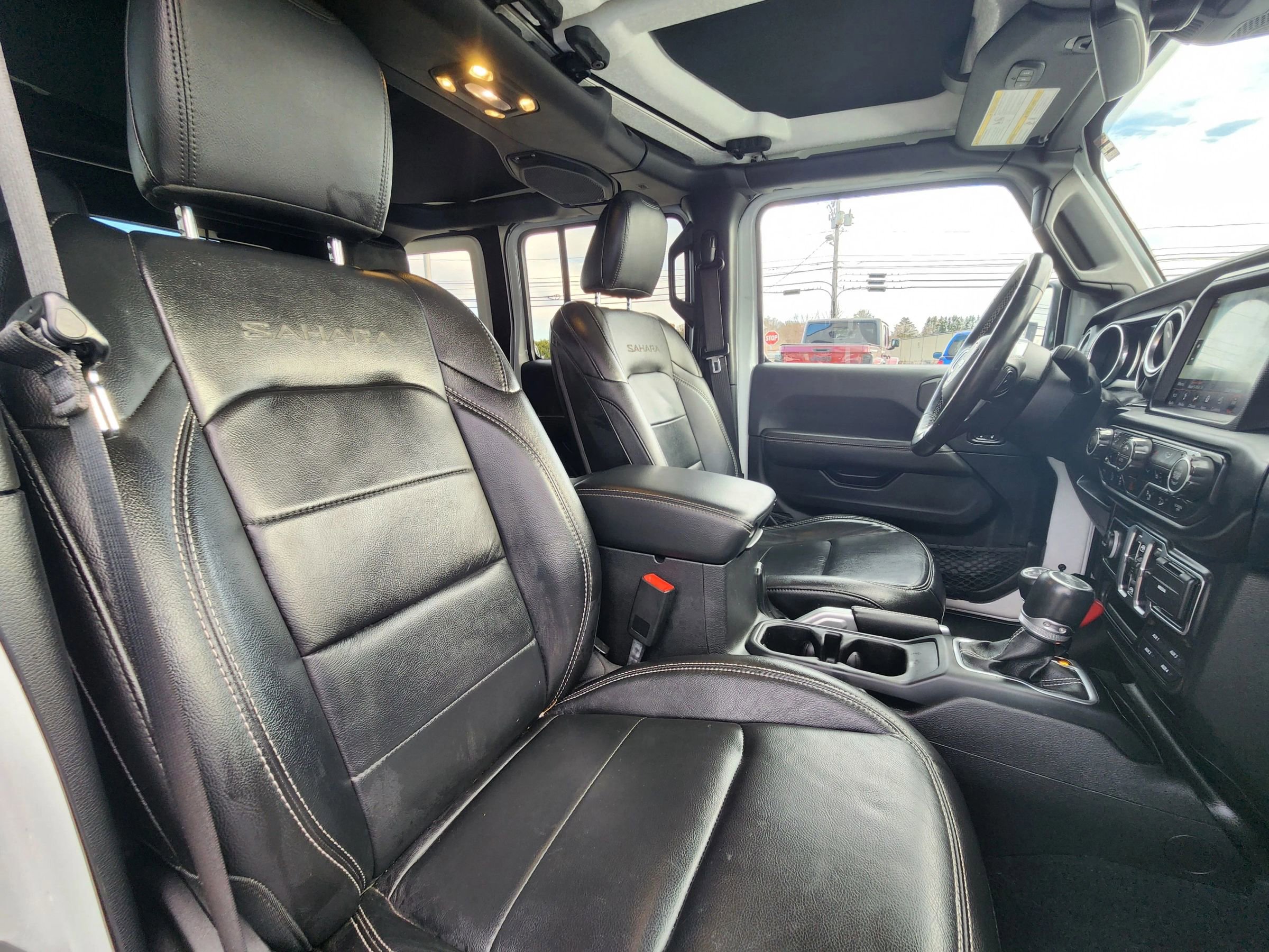 Used 2019 Jeep Wrangler Unlimited Sahara w/ Dual Top Group image 43