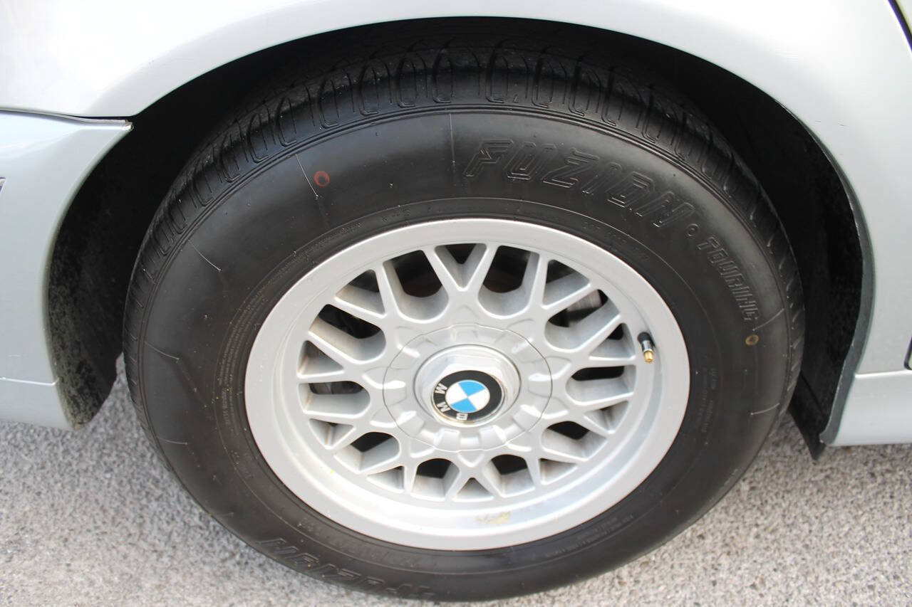 Used 1997 BMW 528i Sedan RWD image 14
