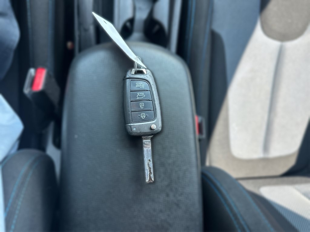 Used 2019 Hyundai Veloster 2.0 FWD image 33