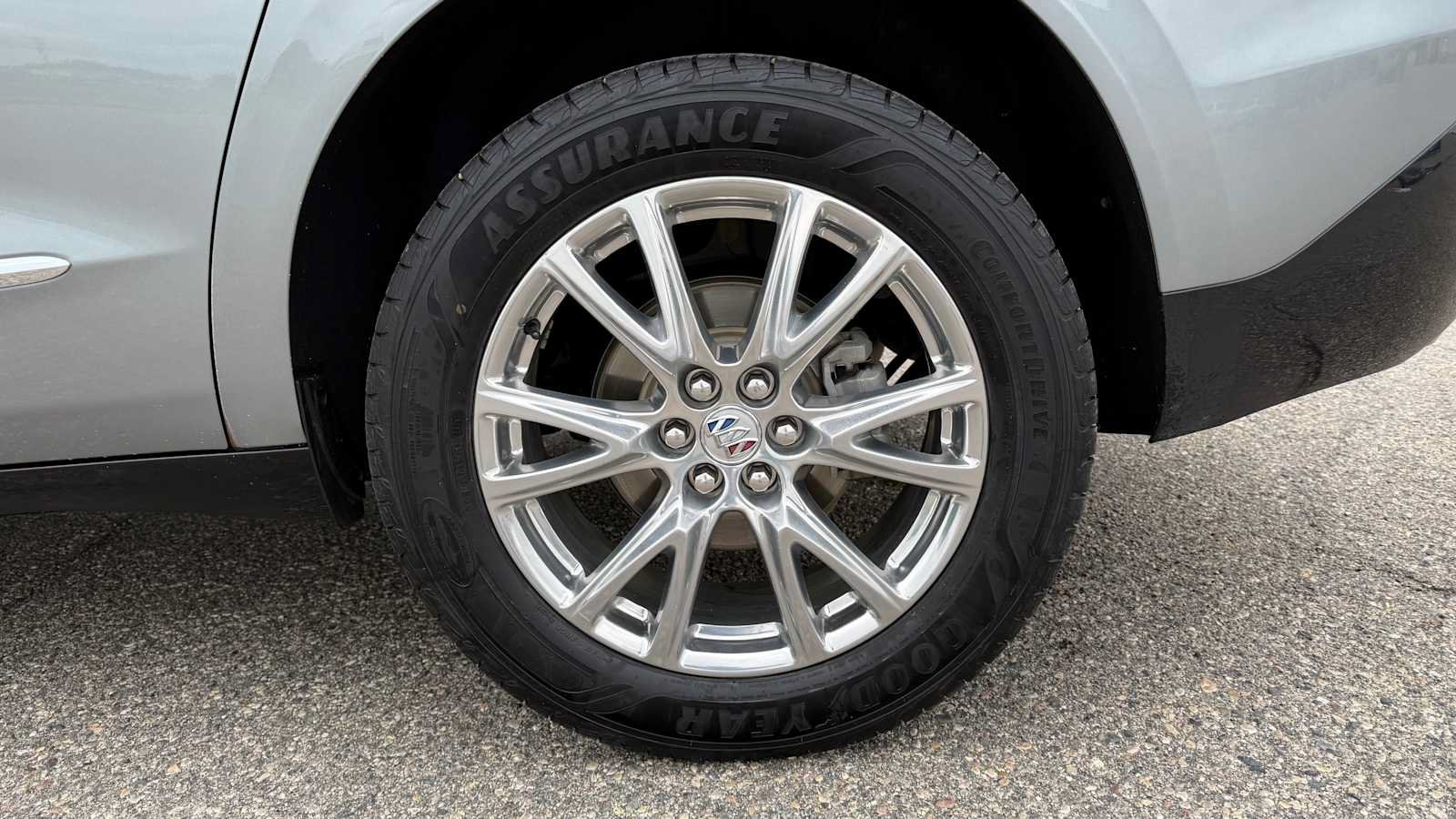 Used 2024 Buick Enclave Premium AWD/4WD image 32