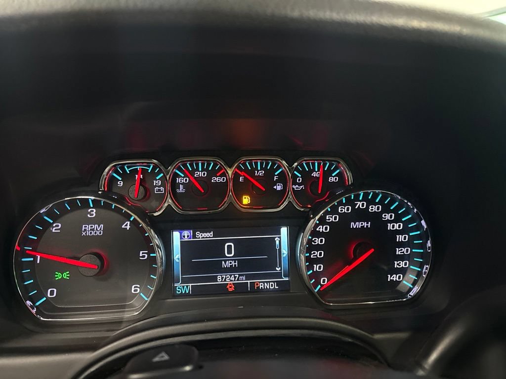 Used 2019 Chevrolet Suburban LT RWD image 19