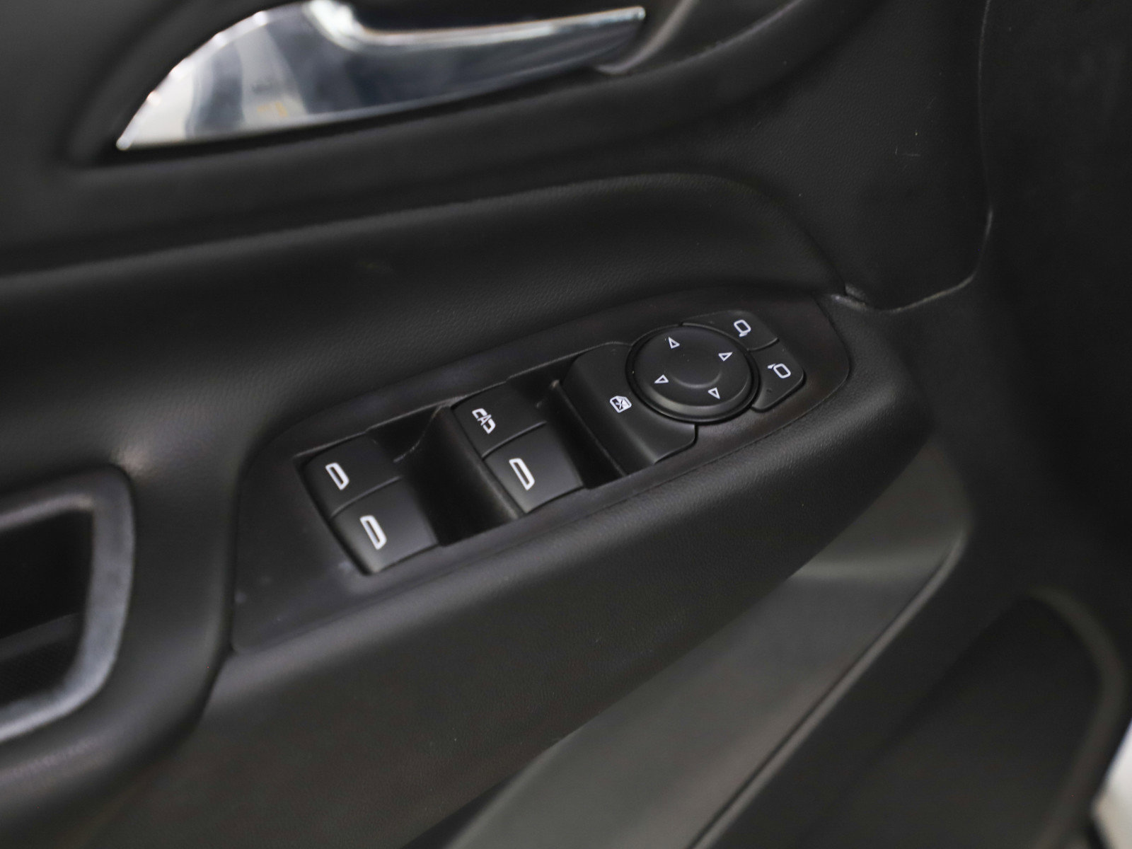 Used 2020 Chevrolet Equinox LT image 19