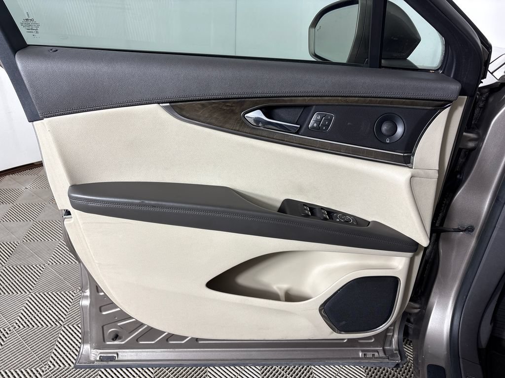 Used 2019 Lincoln Nautilus Reserve w/ Class II Trailer Tow Package FWD image 23