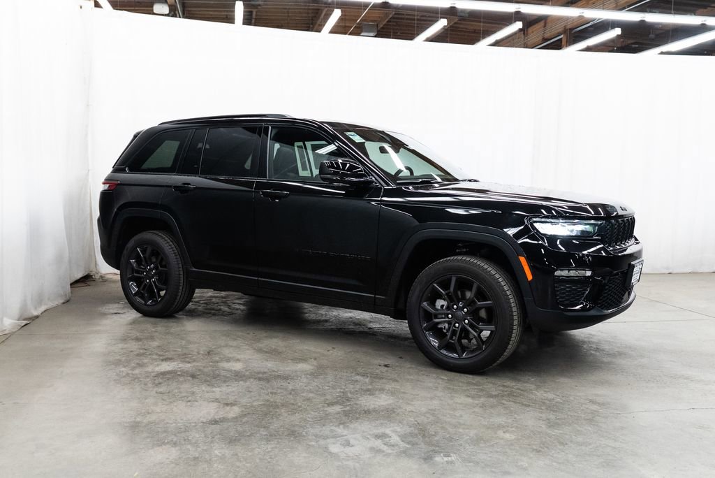 New 2025 Jeep Grand Cherokee Limited w/ Trailer Tow Package image 1