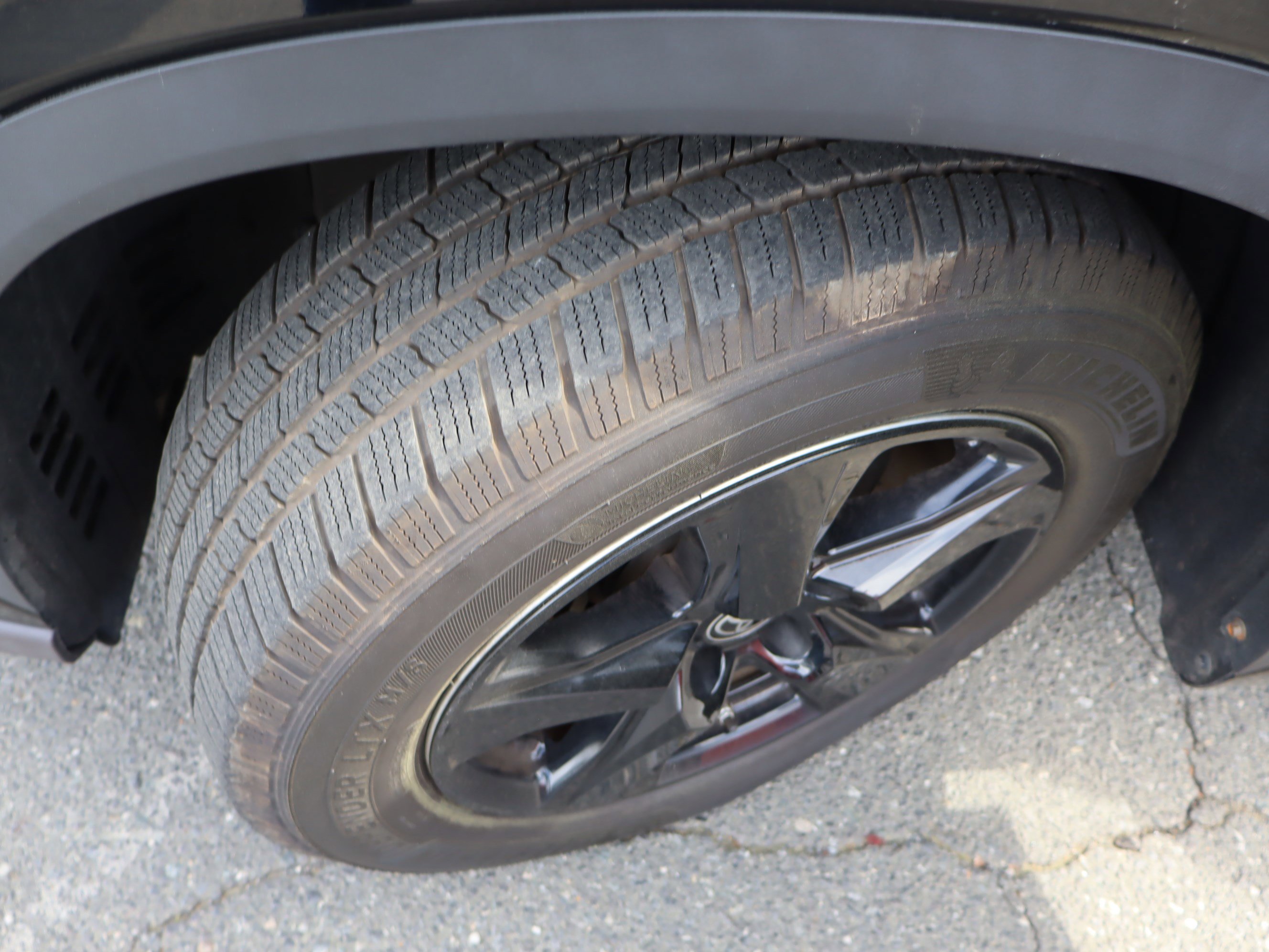 Used 2021 Toyota Highlander LE FWD image 42