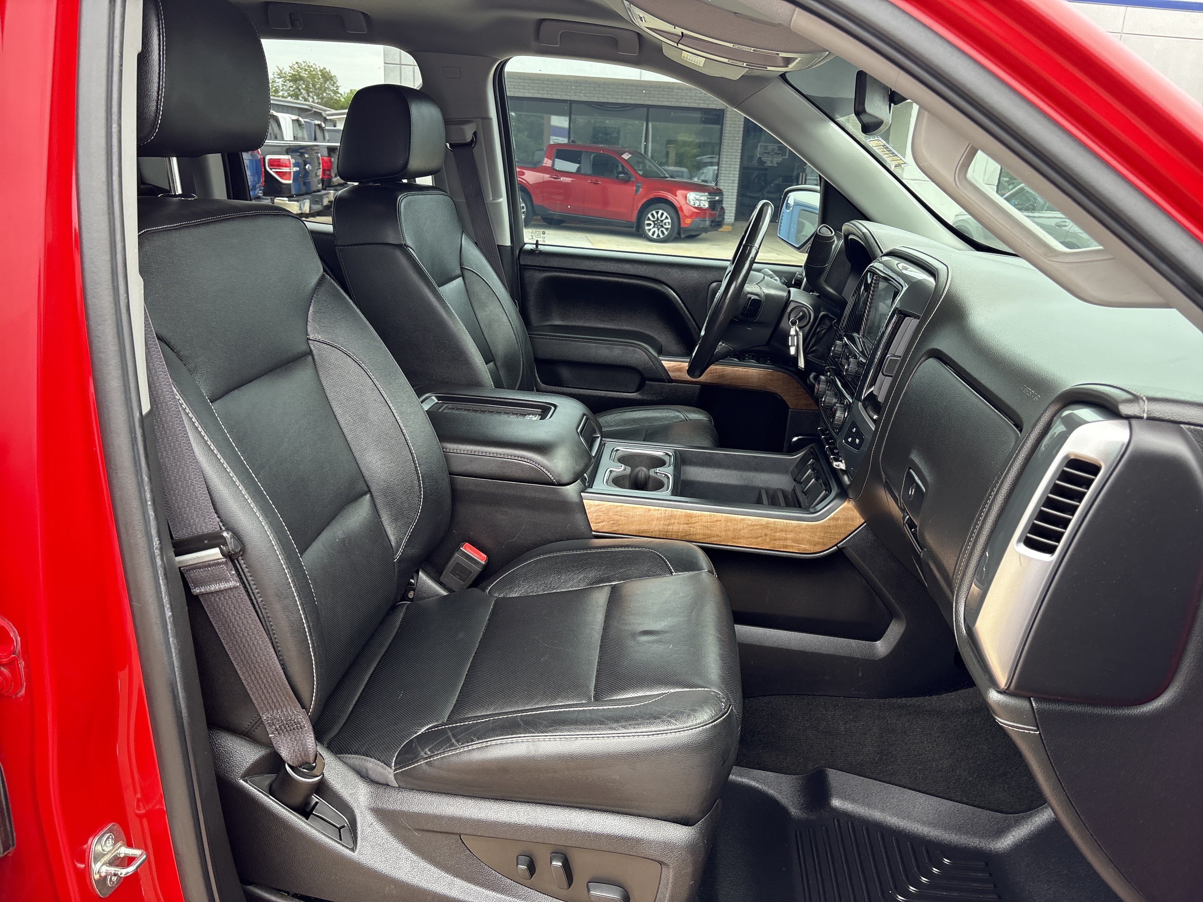 Used 2016 Chevrolet Silverado 1500 LTZ w/ LTZ Plus Package AWD/4WD image 19