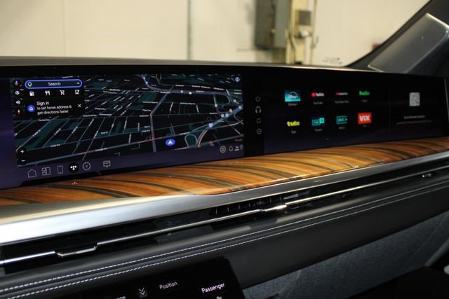 Certified 2025 Cadillac Escalade Sport Platinum w/ LPO, ONYX Package AWD/4WD image 17