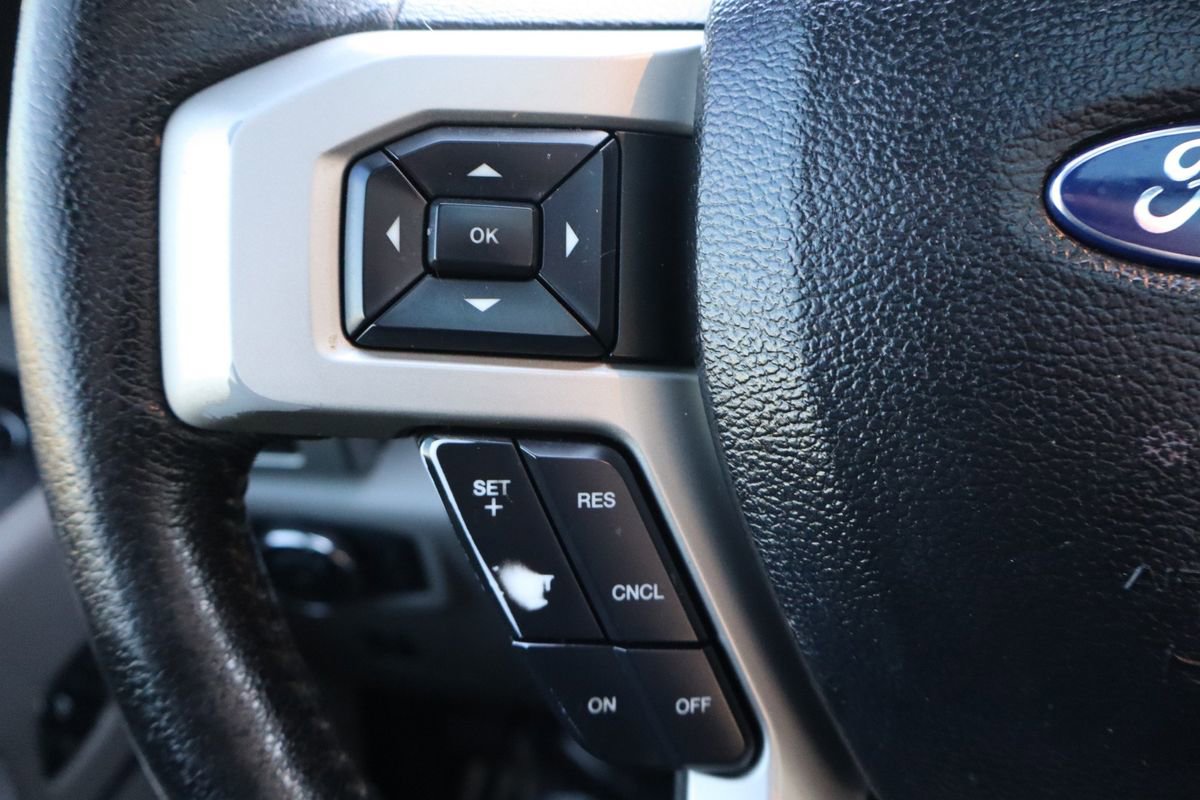 Used 2015 Ford F150 Lariat w/ Equipment Group 502A Luxury AWD/4WD image 30
