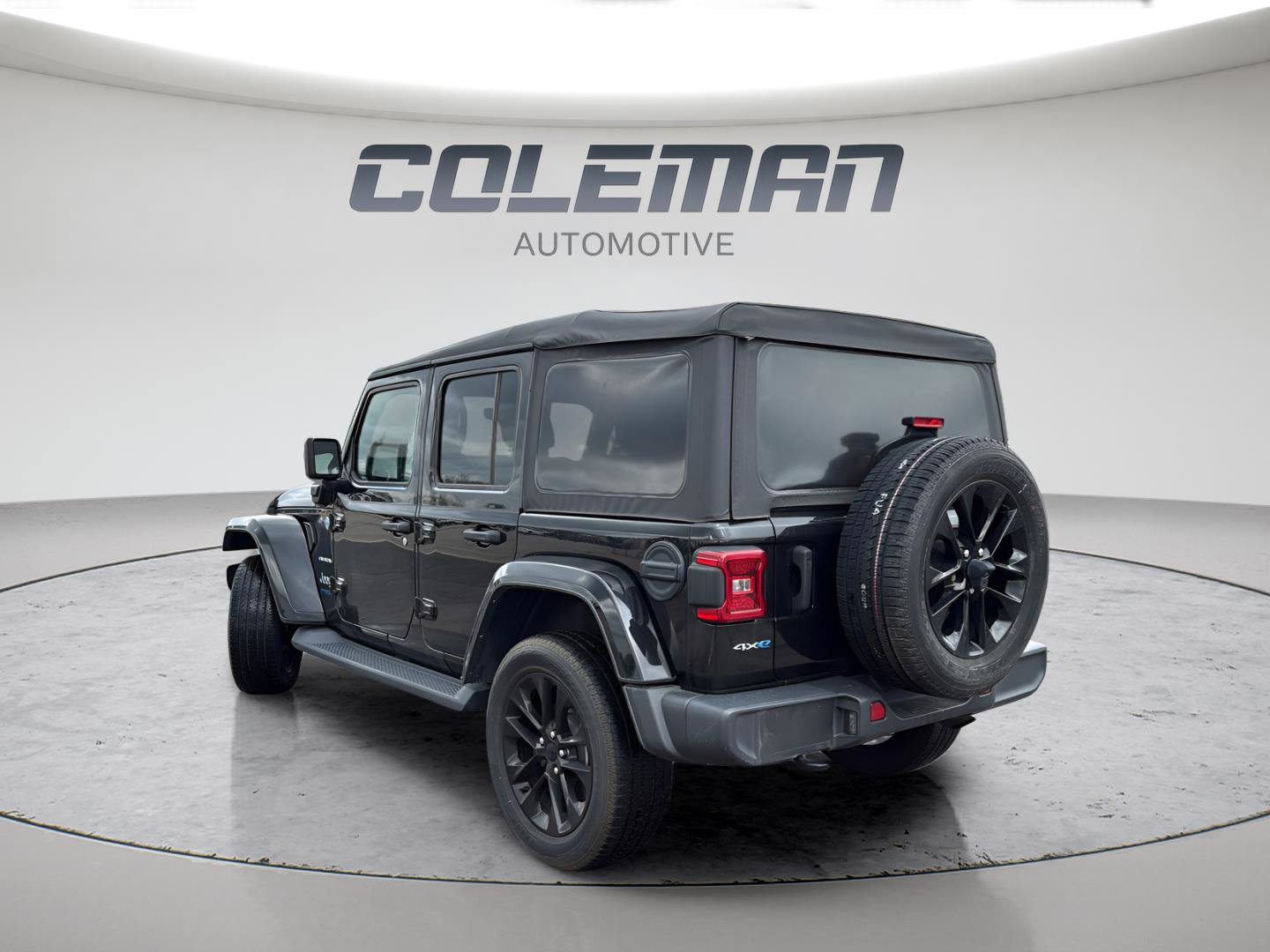 Used 2021 Jeep Wrangler Unlimited Sahara w/ Cold Weather Group image 3