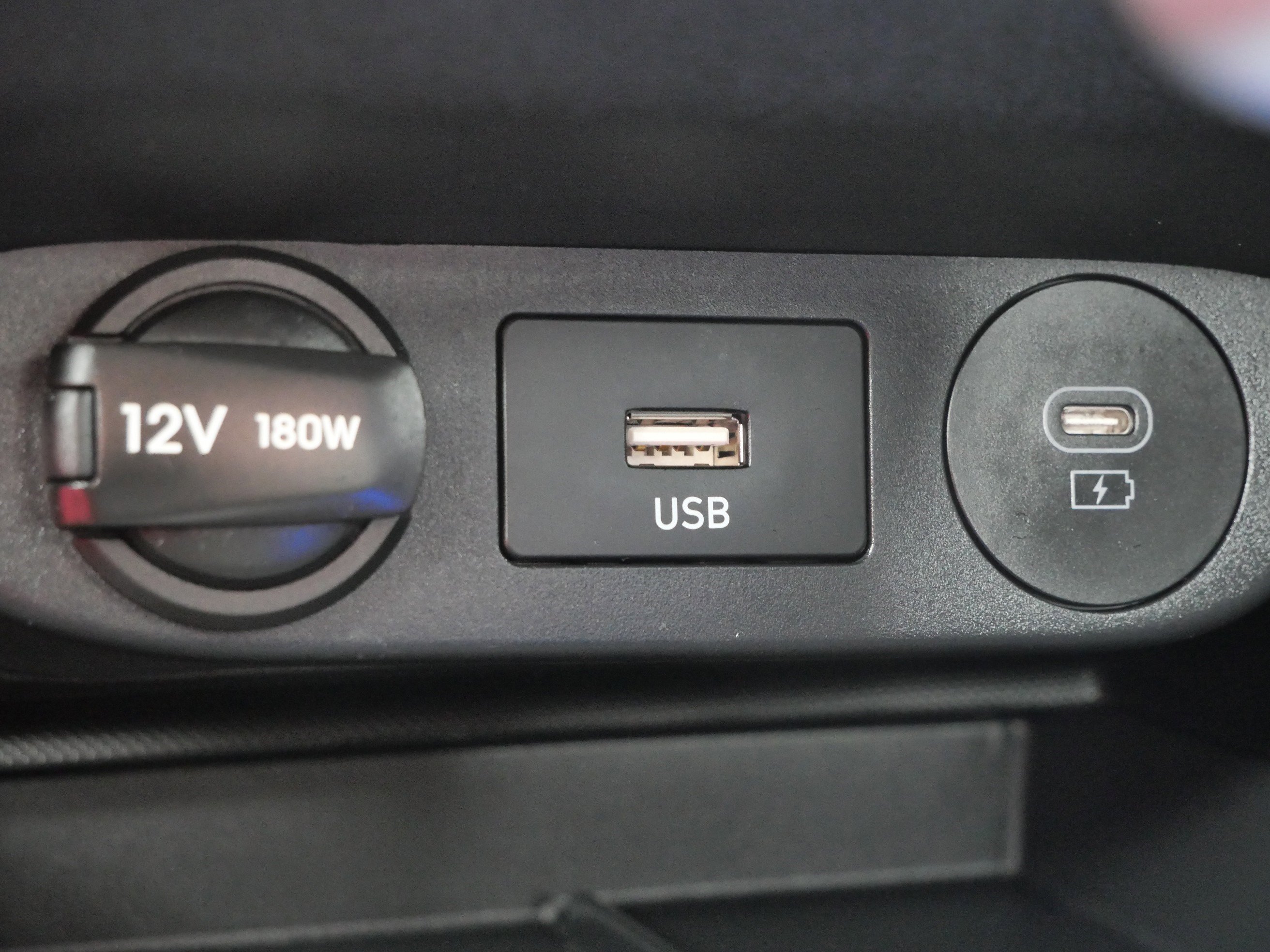 Certified 2025 Hyundai Elantra SEL image 28