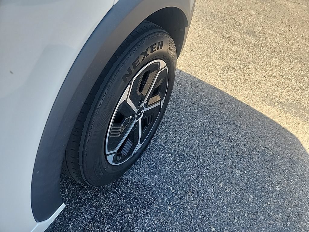 Certified 2023 Kia Niro EX FWD image 9