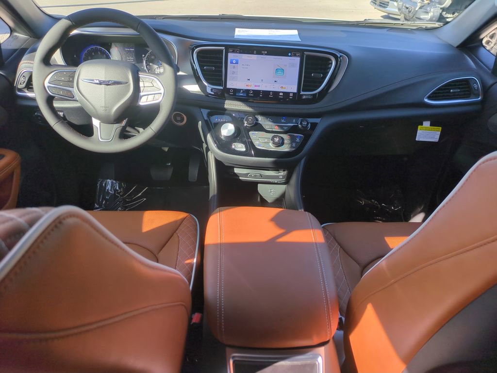 New 2026 Chrysler Pacifica Pinnacle AWD/4WD image 16