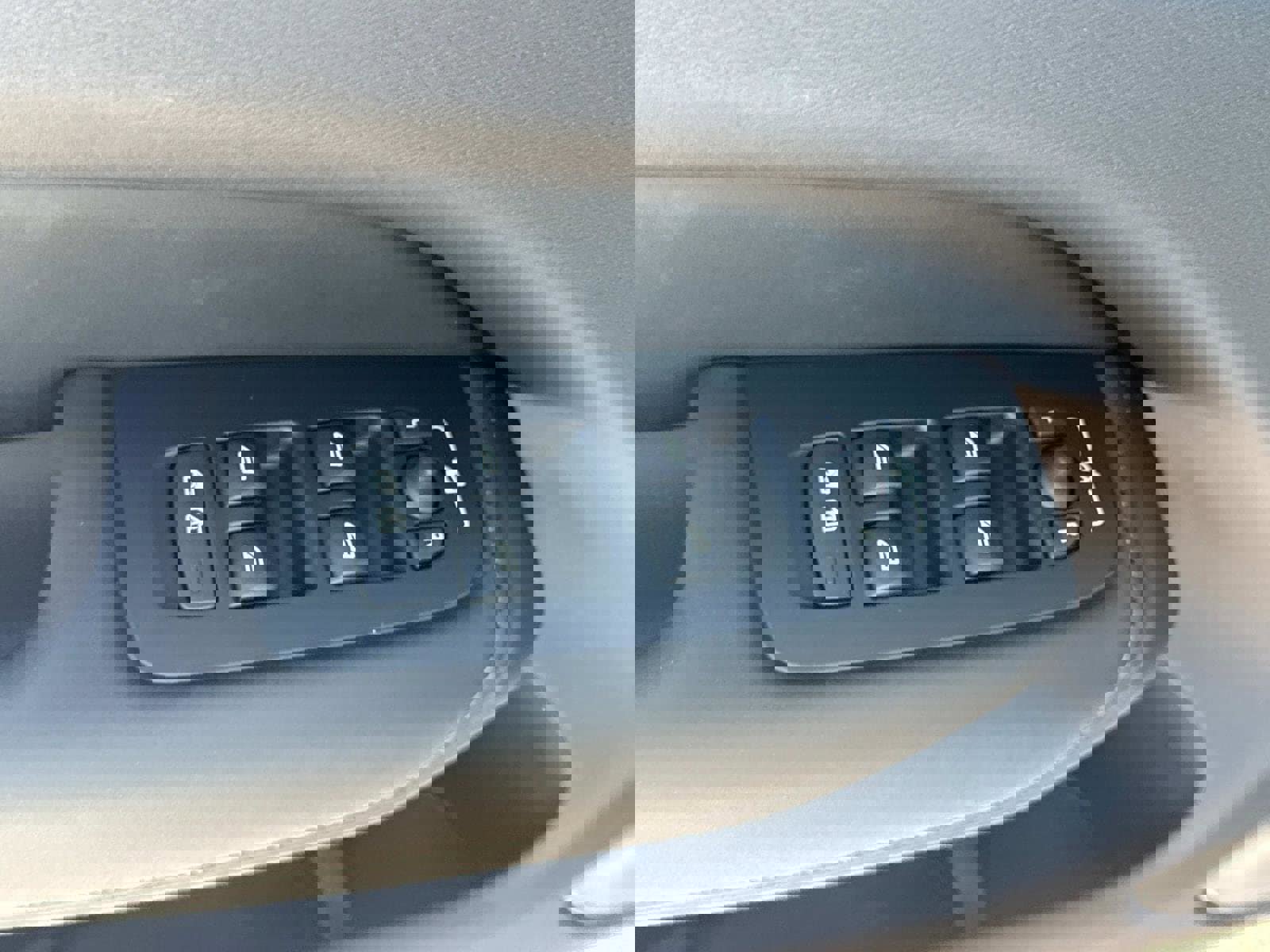 New 2026 Volvo XC60 B5 Plus w/ Climate Package image 17