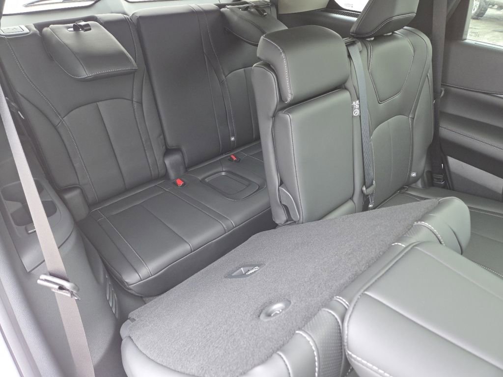 New 2026 INFINITI QX60 Luxe image 33
