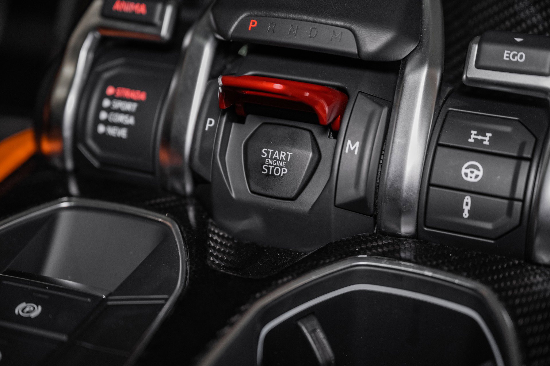 Used 2022 Lamborghini Urus image 42