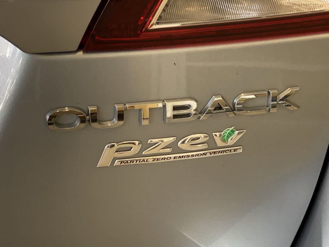 Used 2016 Subaru Outback 2.5i Limited AWD/4WD image 12