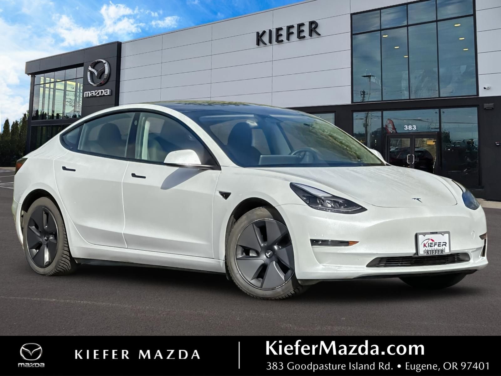 Used 2023 Tesla Model 3 Standard Range image 1