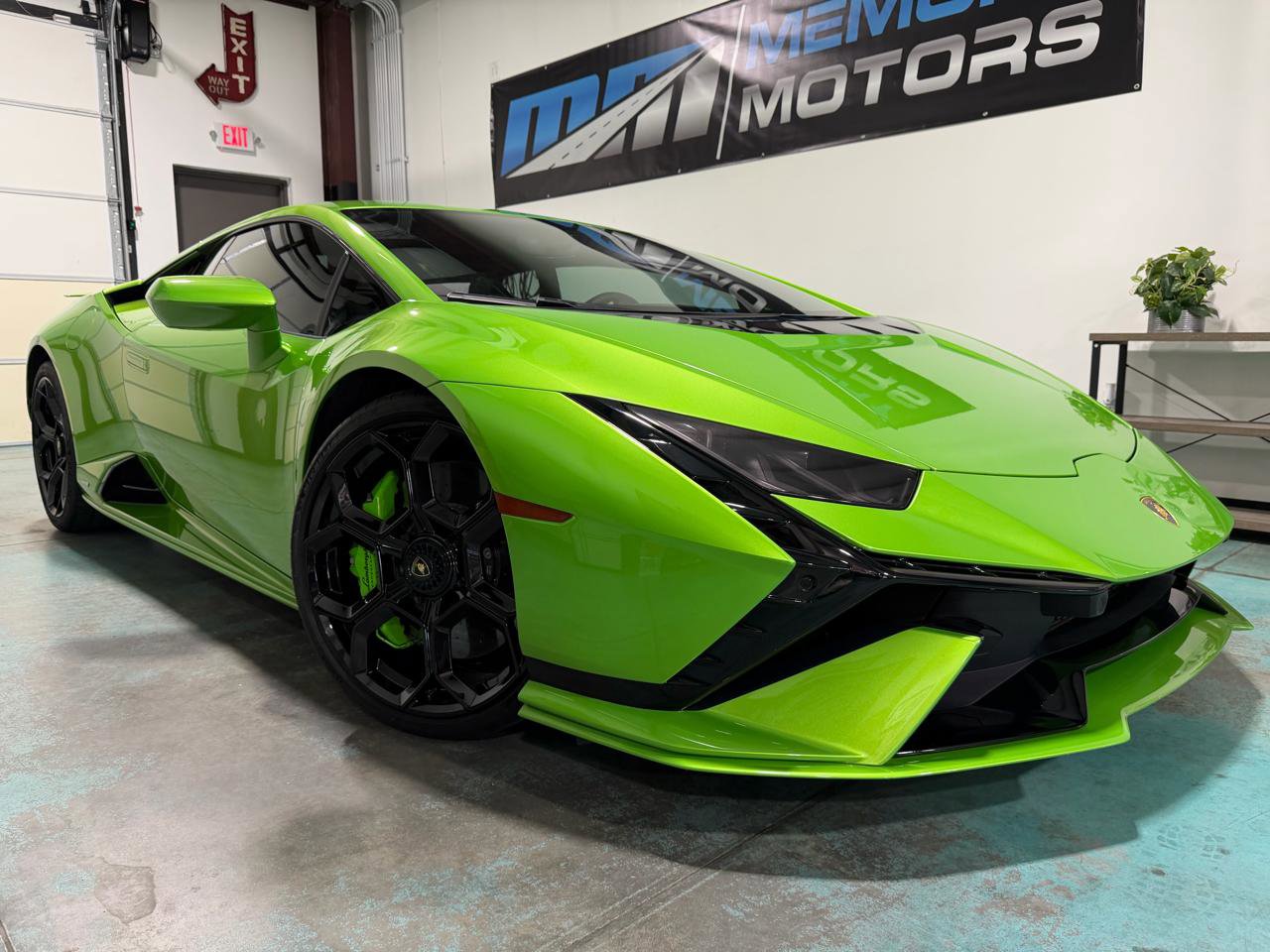 Used 2023 Lamborghini Huracan Tecnica RWD image 1