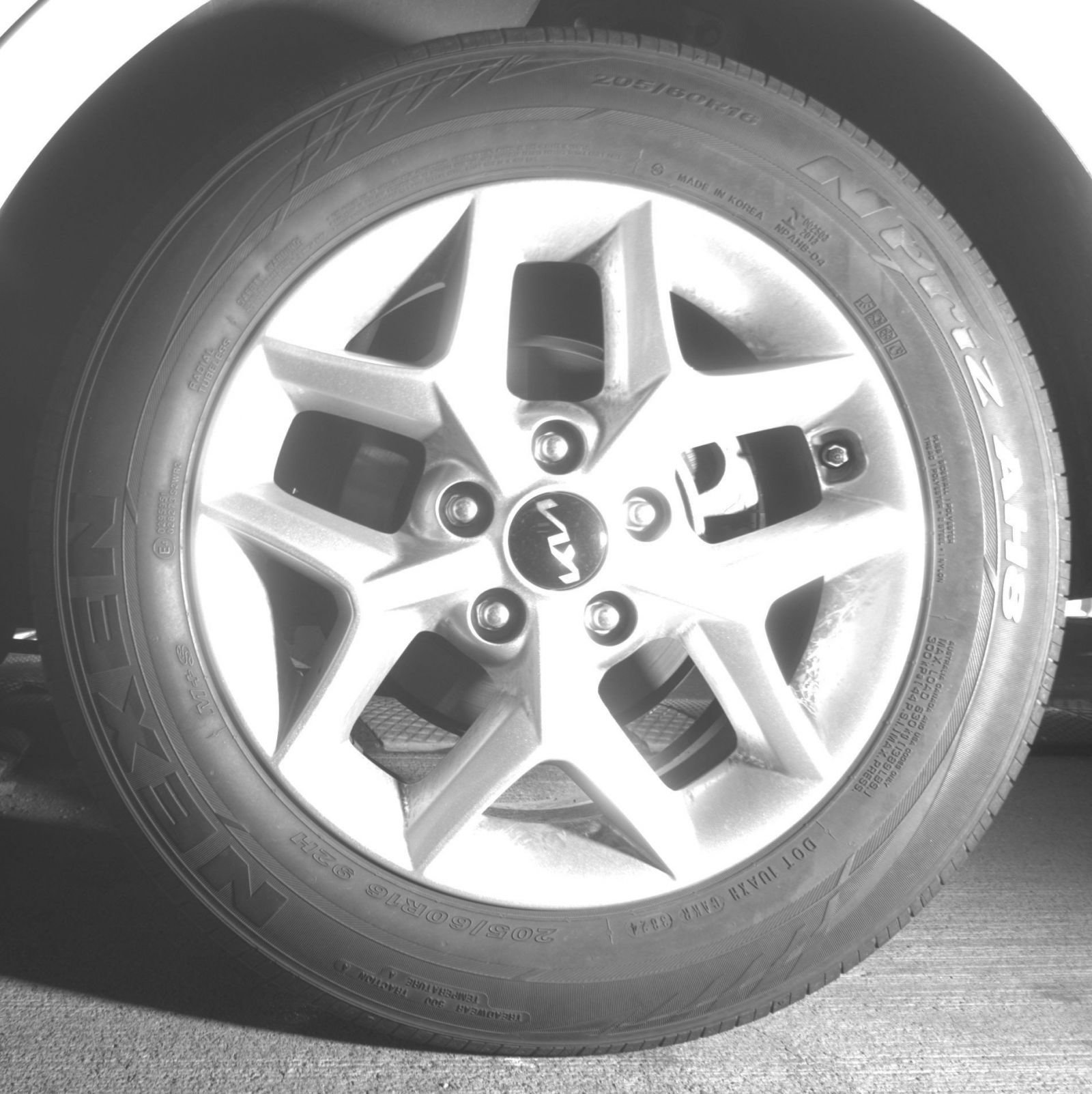 Used 2025 Kia Soul LX w/ LX Technology Package FWD image 16