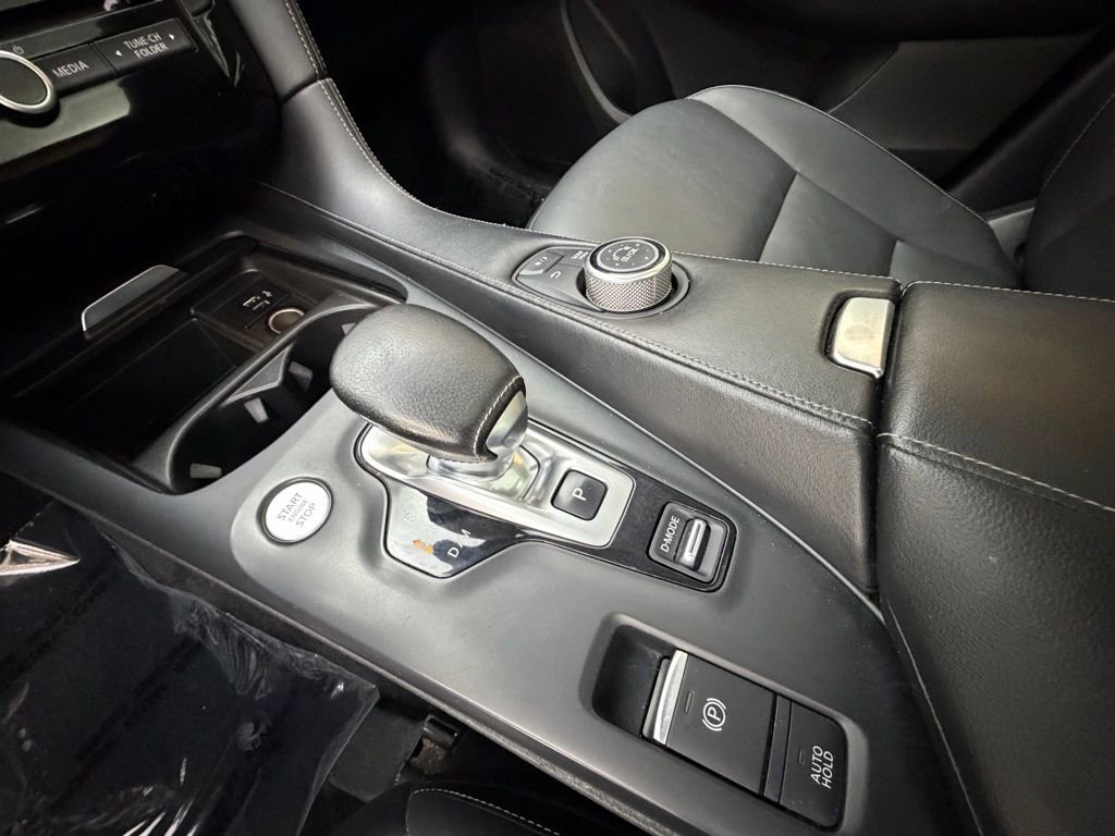 Used 2019 INFINITI QX50 Luxe w/ Navigation Package AWD/4WD image 19