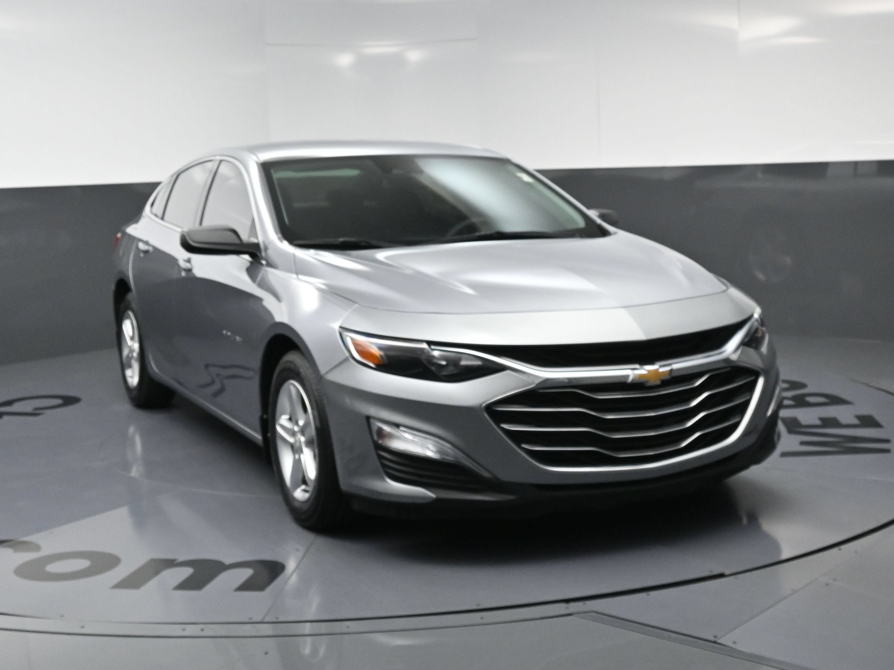 Used 2023 Chevrolet Malibu LS FWD image 3