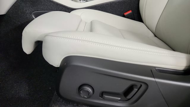 Certified 2026 Volvo XC40 B5 Plus w/ Protection Package Premier AWD/4WD image 14