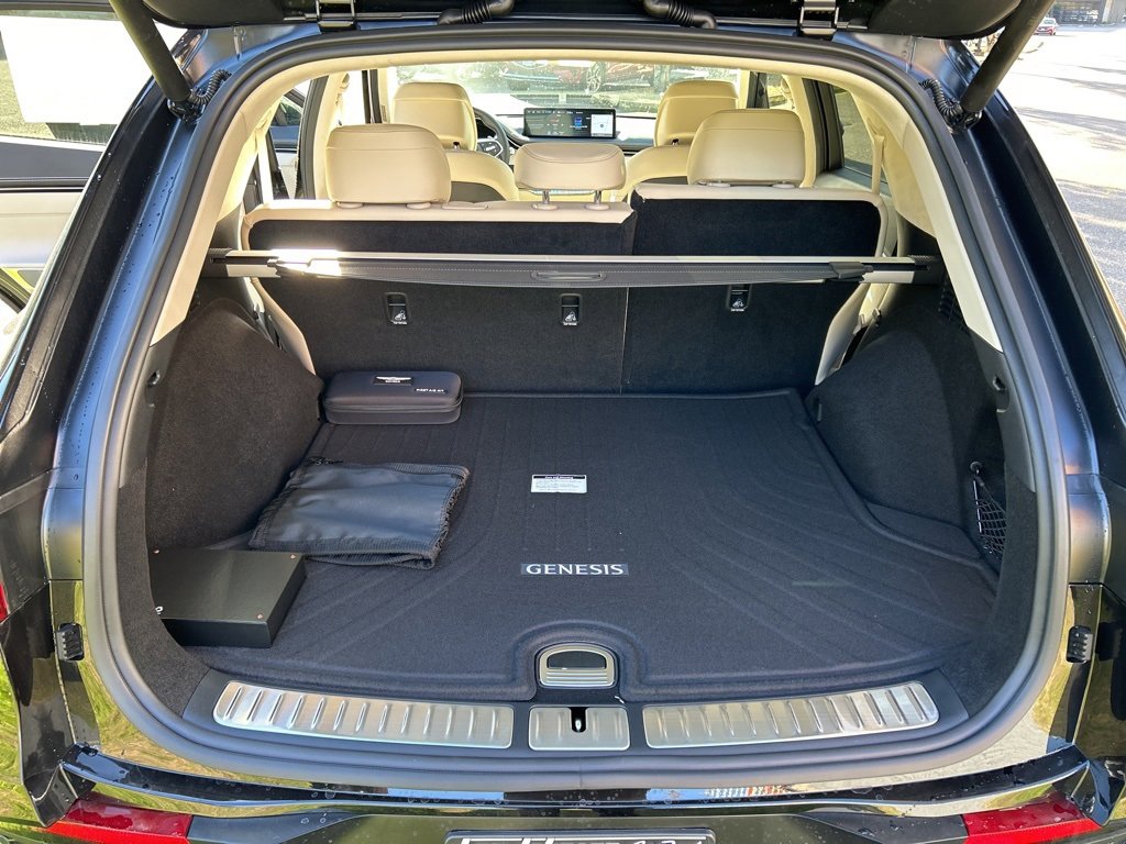 Certified 2025 Genesis GV70 3.5T Sport w/ Sport Advanced Package image 12