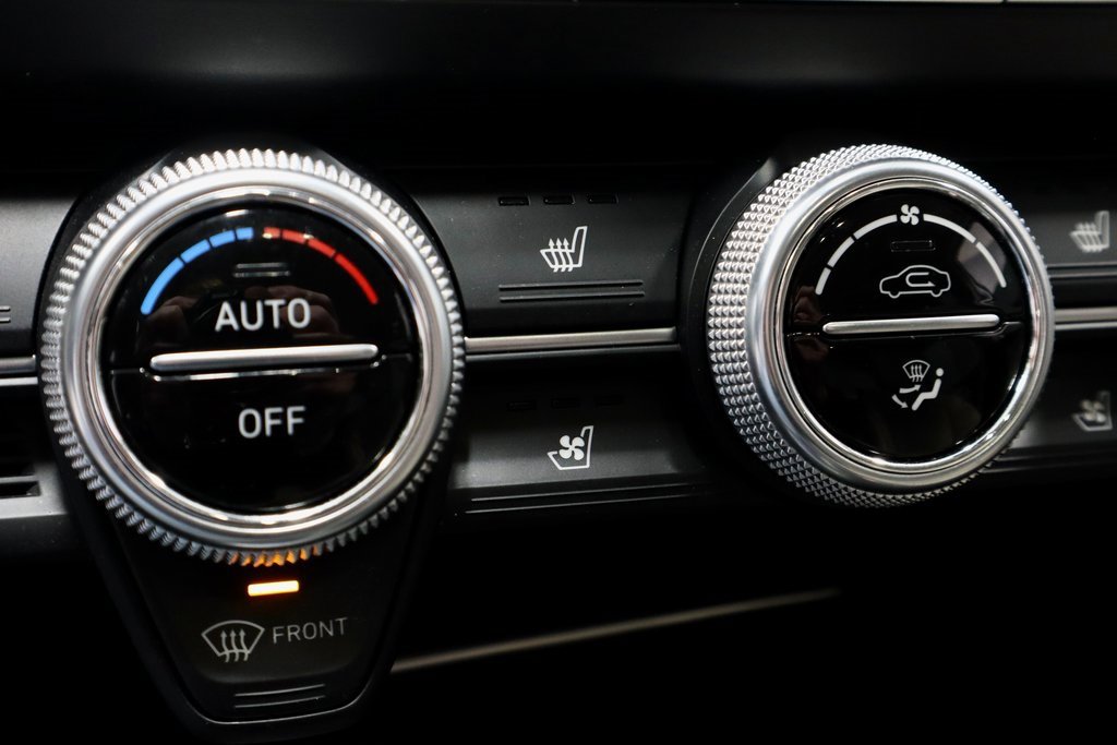 Used 2019 Genesis G70 2.0T Advanced w/ Dynamic Package image 5