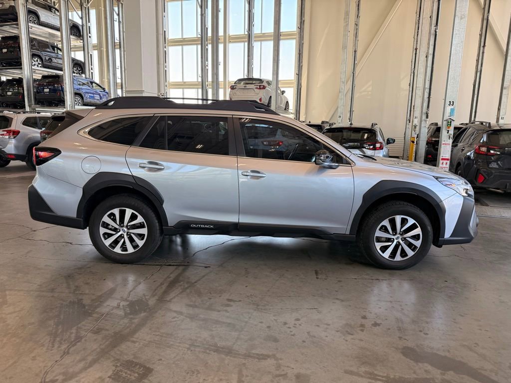 Used 2024 Subaru Outback Premium AWD/4WD image 2