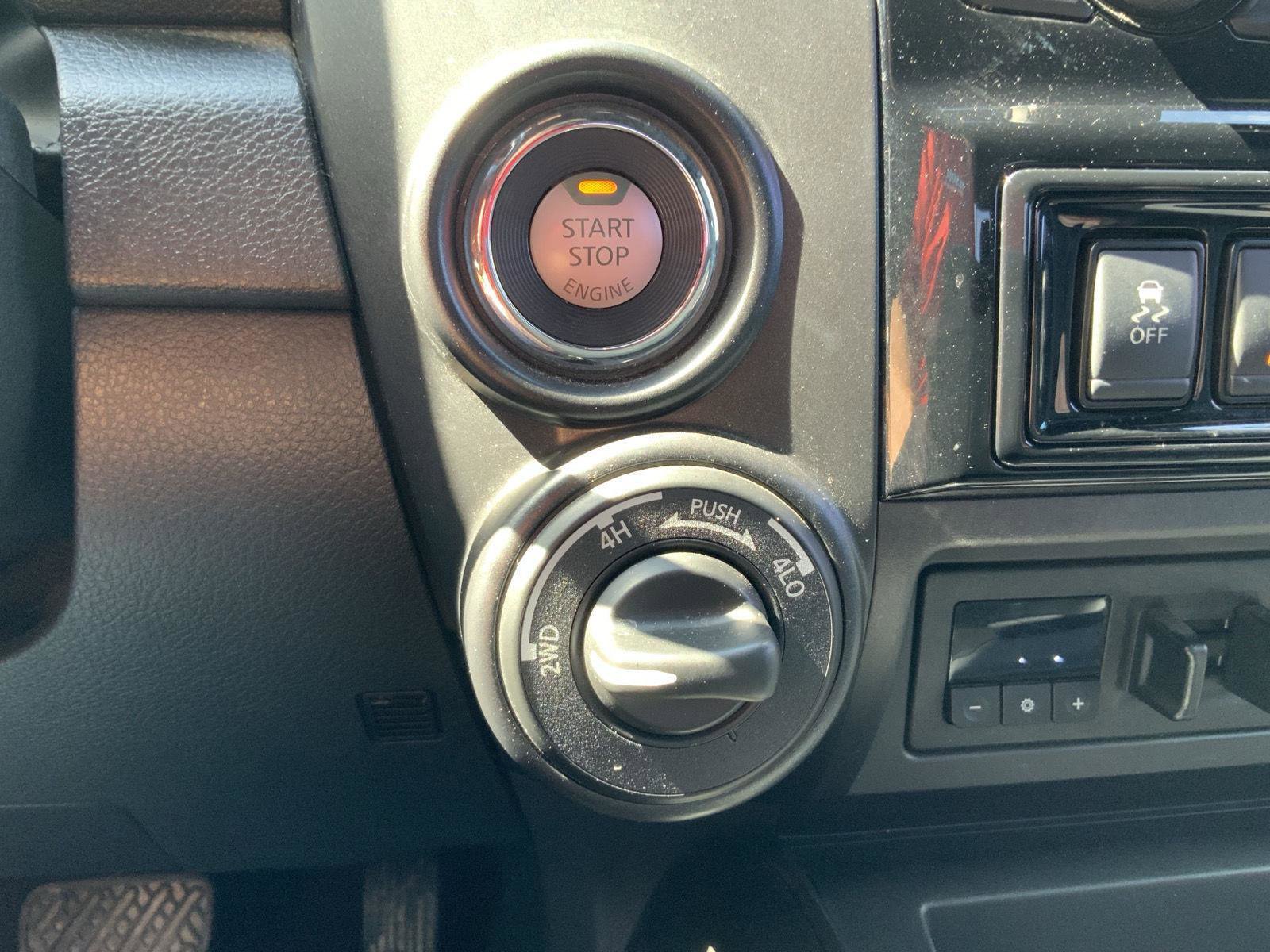 Used 2023 Nissan Titan PRO-4X AWD/4WD image 35