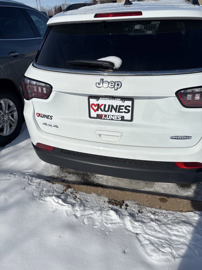 Used 2025 Jeep Compass Latitude image 5