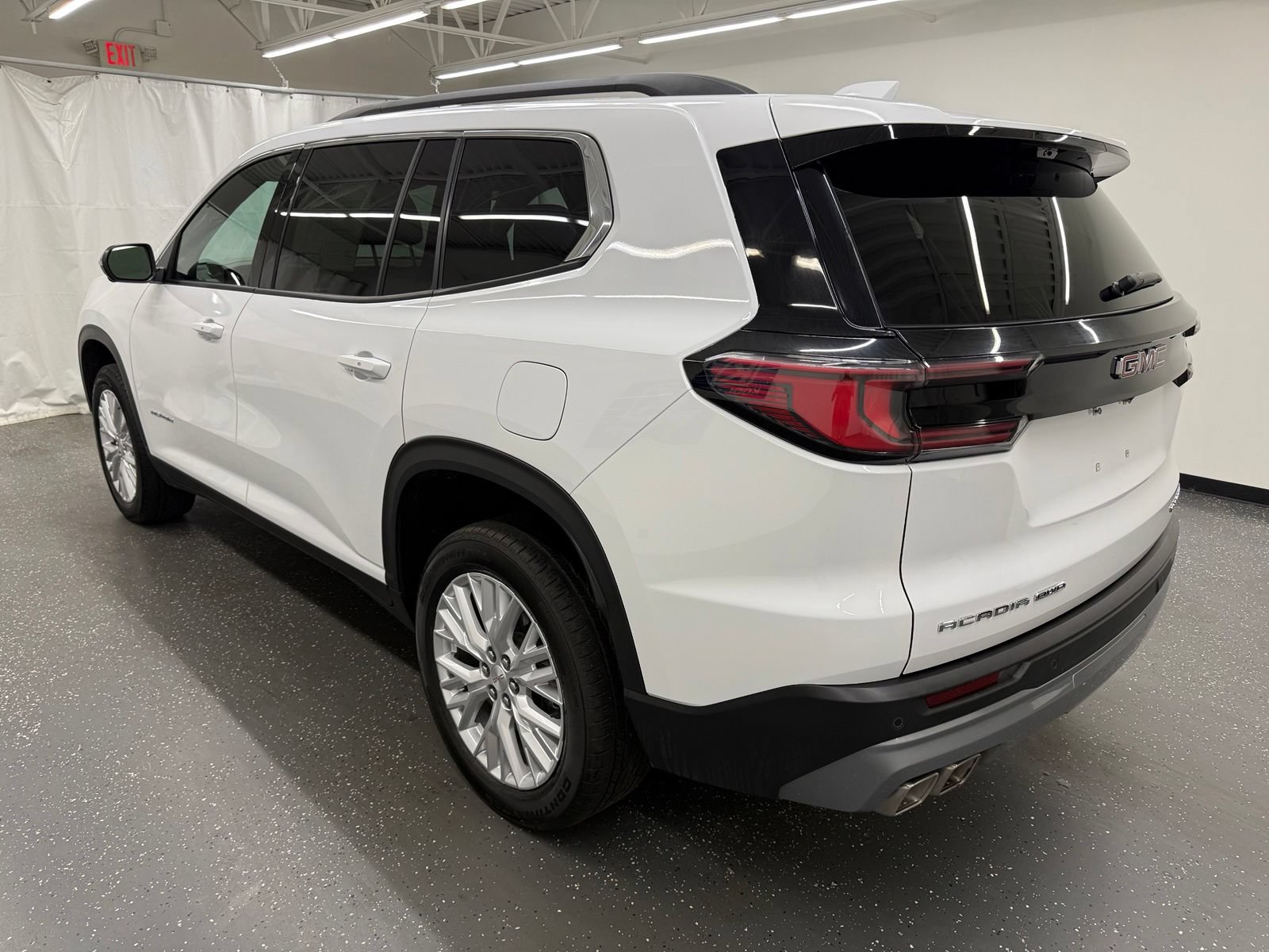 Used 2026 GMC Acadia Elevation w/ Elevation Premium Package AWD/4WD image 3