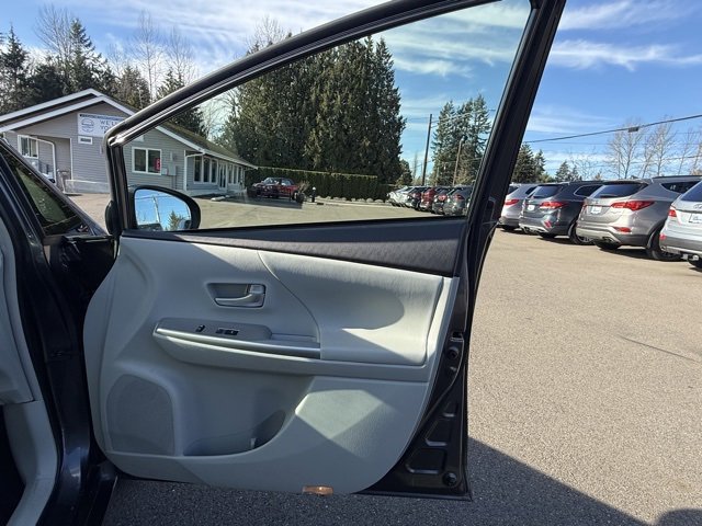 Used 2013 Toyota Prius V Five image 23