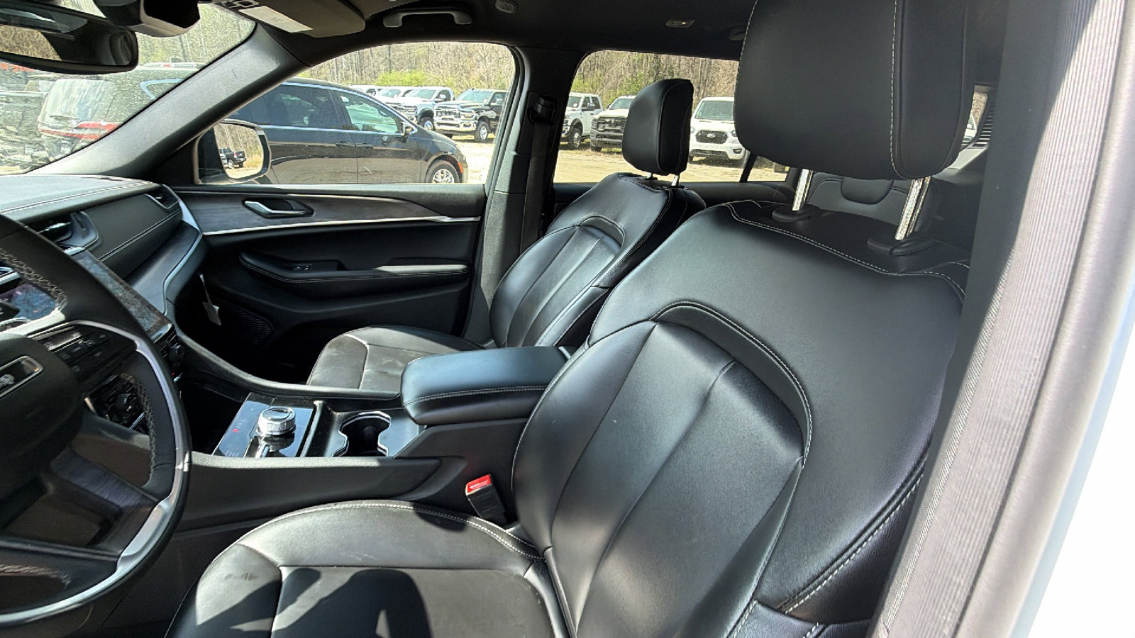 Used 2024 Jeep Grand Cherokee L Limited image 17