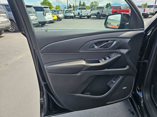 Used 2021 Chevrolet Traverse Premier w/ Redline Edition AWD/4WD image 10