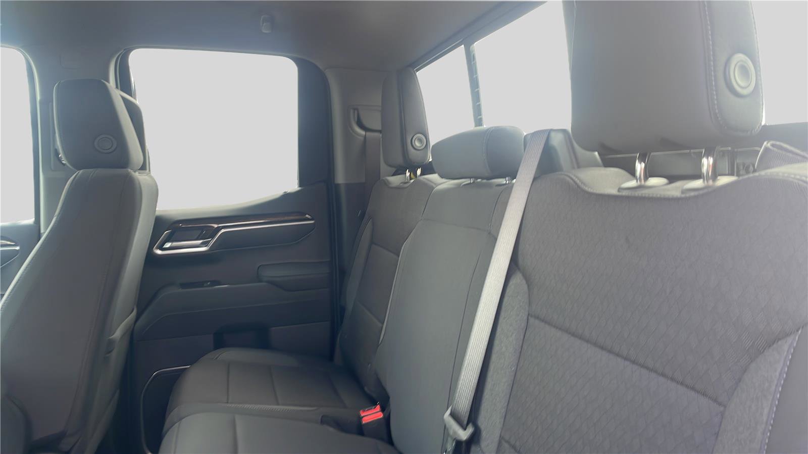 New 2026 GMC Sierra 1500 SLE image 17