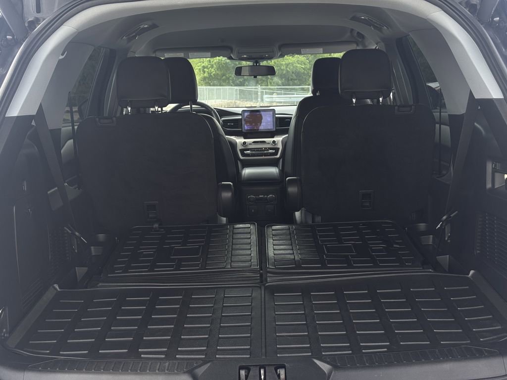 Used 2022 Ford Explorer XLT w/ Equipment Group 202A image 29