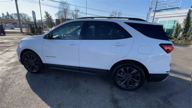 Used 2022 Chevrolet Equinox RS w/ LPO, Floor Liner Package image 7