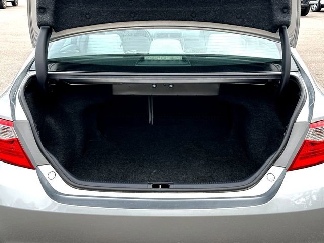 Used 2017 Toyota Camry LE image 29