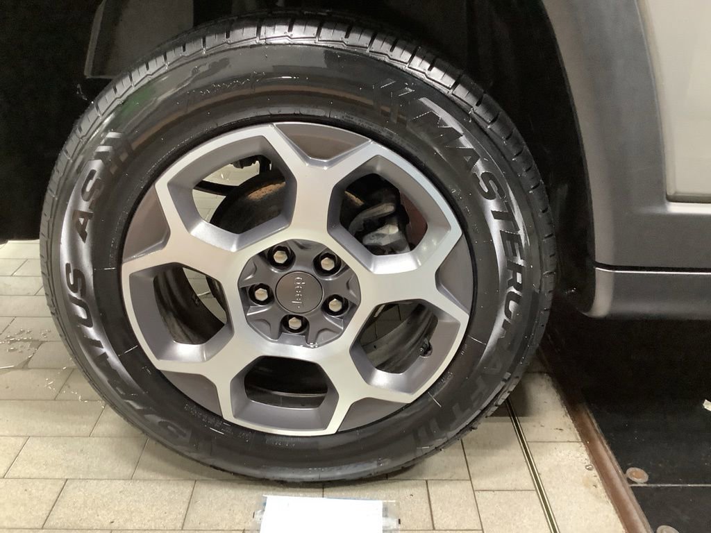 Used 2022 Jeep Compass Trailhawk image 25