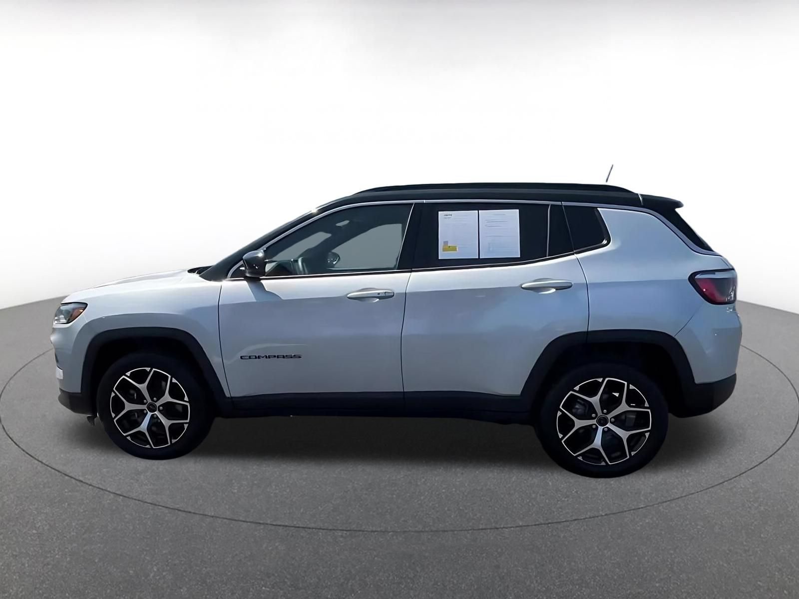 Used 2025 Jeep Compass Limited AWD/4WD image 8