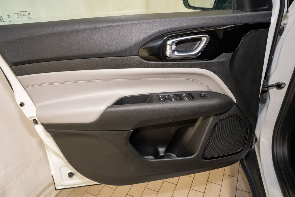 Used 2024 Jeep Compass Limited image 11