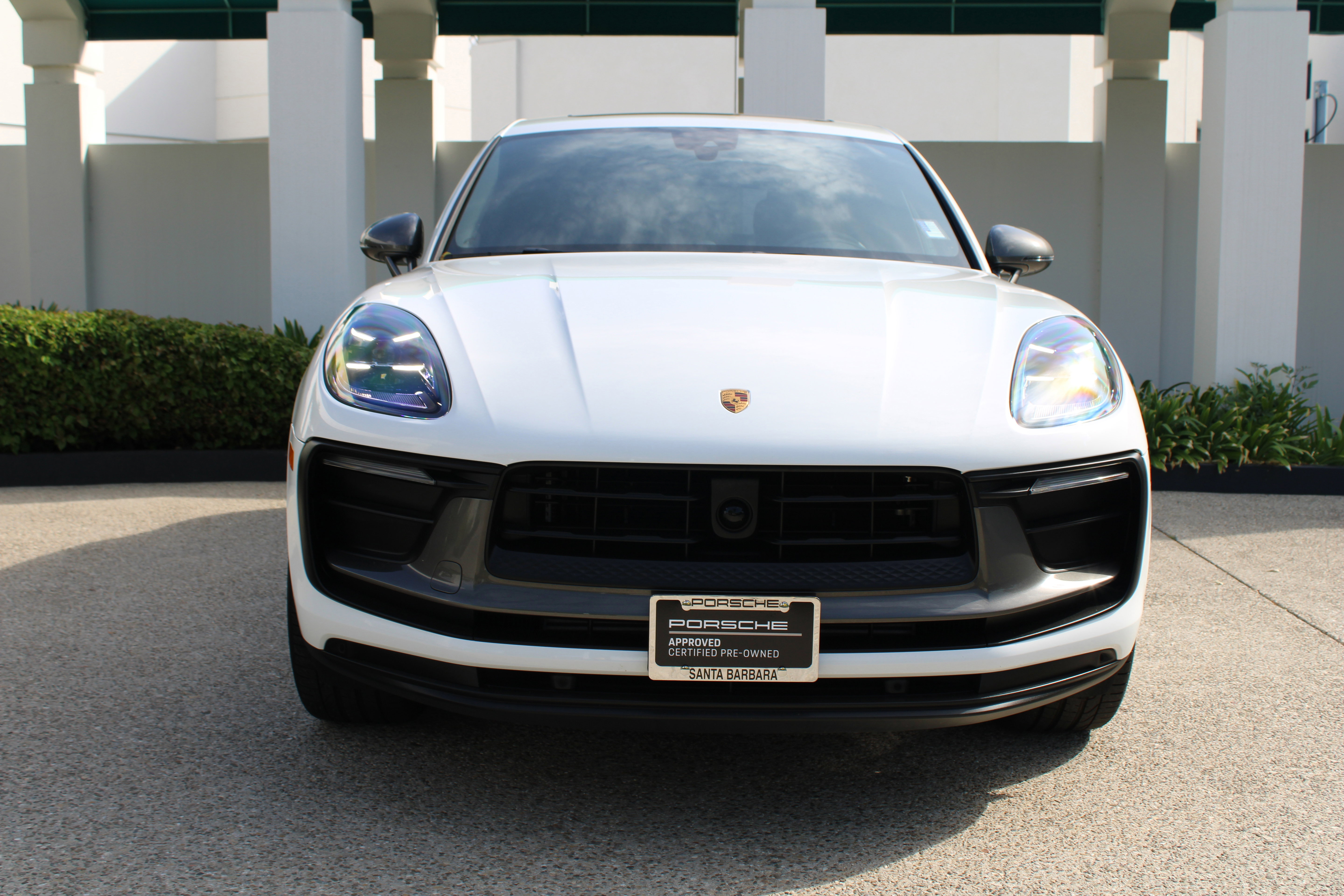 Certified 2025 Porsche Macan Turbo image 10