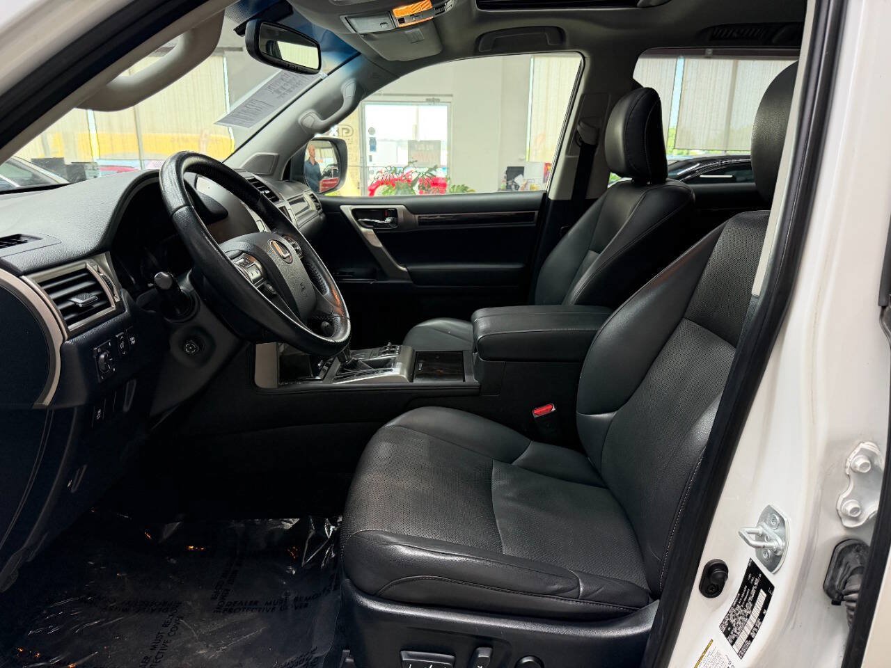 Used 2016 Lexus GX 460 w/ Comfort Package AWD/4WD image 10