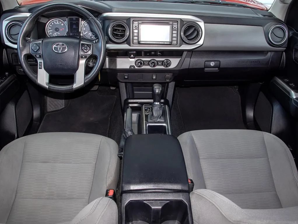 Used 2017 Toyota Tacoma SR5 RWD image 11
