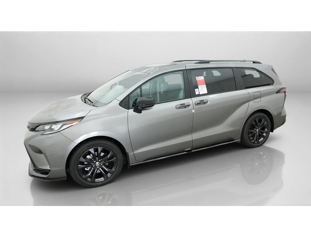 New 2026 Toyota Sienna XSE FWD image 2
