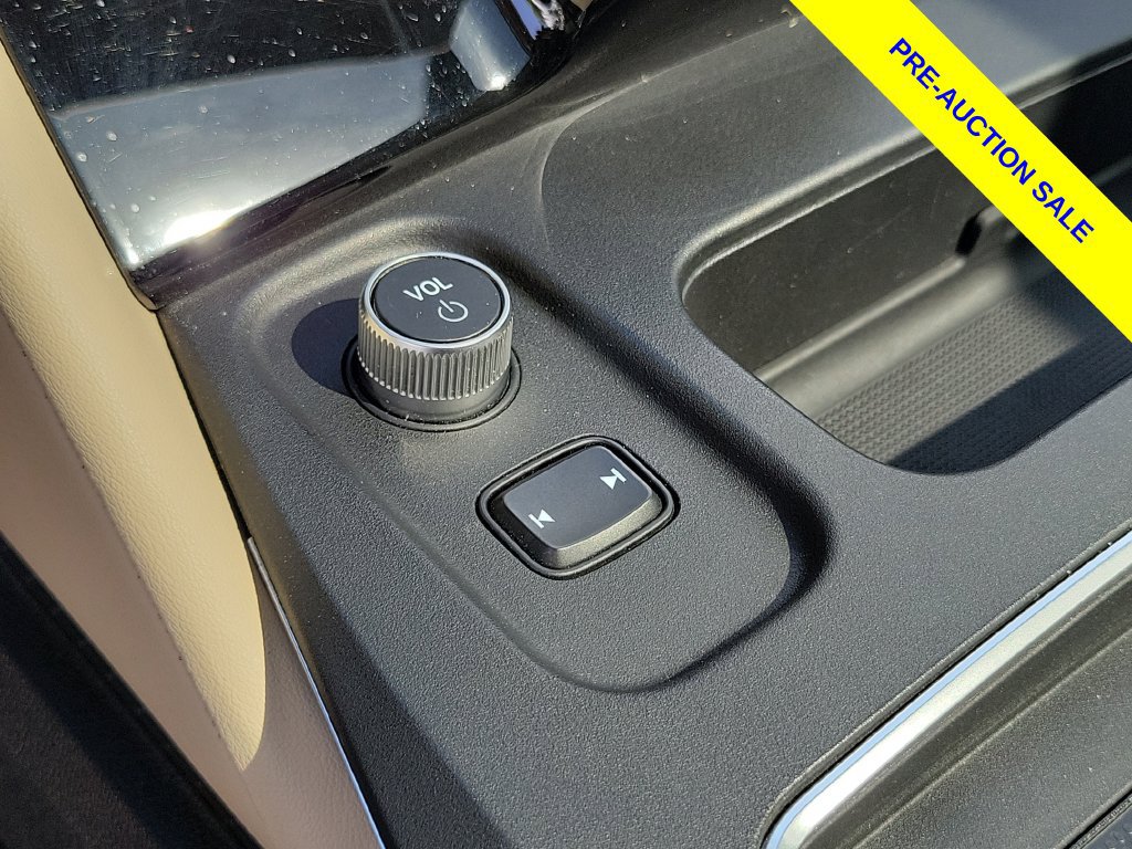 Certified 2025 Acura MDX w/ Technology Package FWD image 35