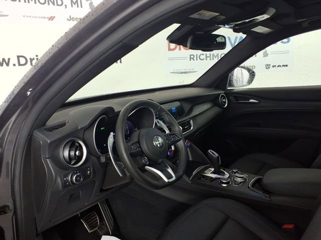 Used 2024 Alfa Romeo Stelvio Sprint AWD/4WD image 16