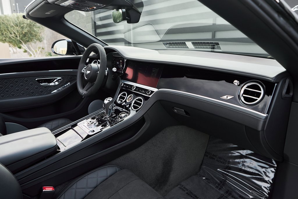 Used 2024 Bentley Continental GT S image 30